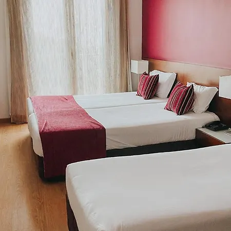 Hotel Coroa De 3*